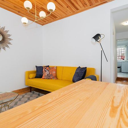 River View 1Bdr Apt In Alfama Close To Tram Lisbon Luaran gambar