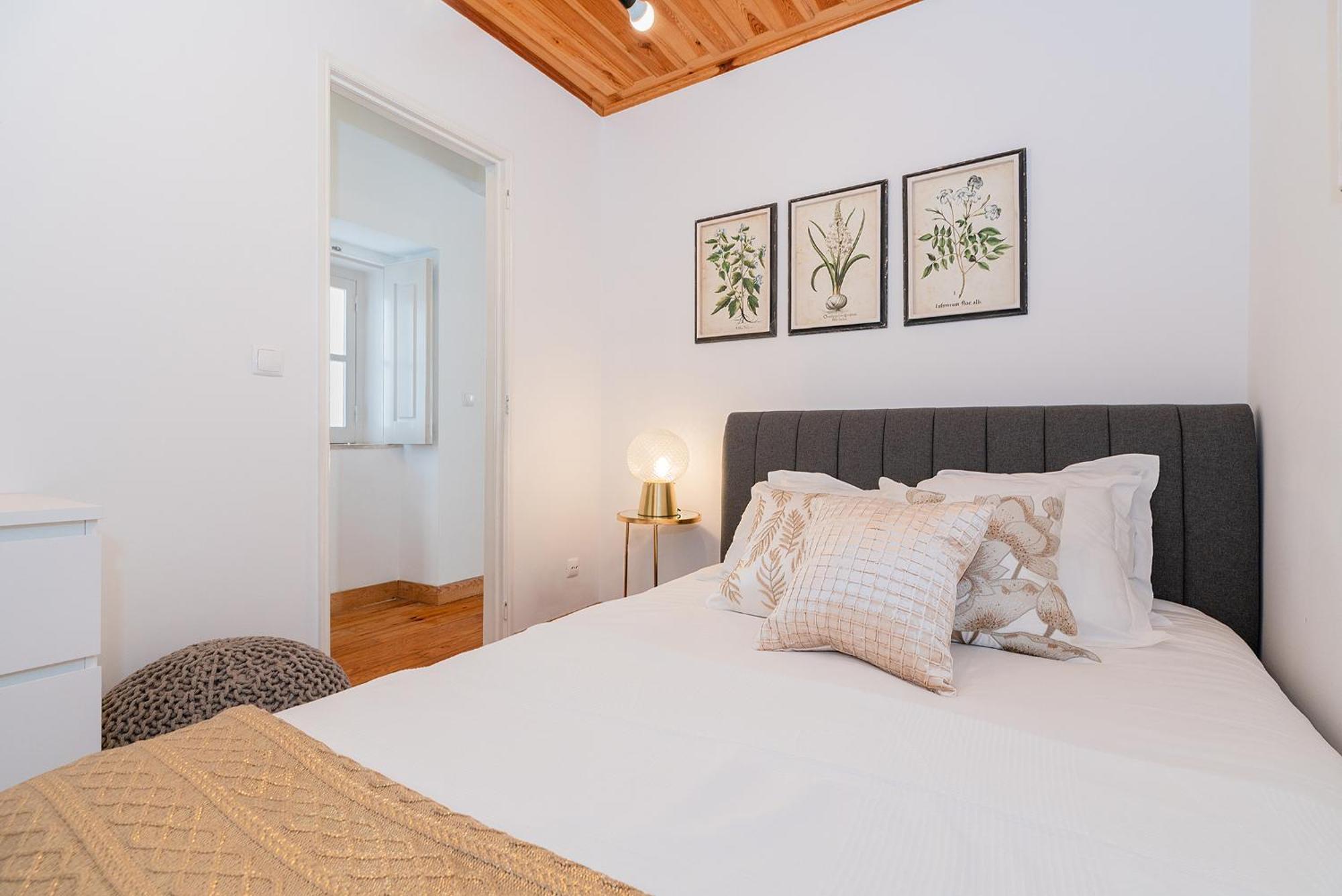 River View 1Bdr Apt In Alfama Close To Tram Lisbon Luaran gambar